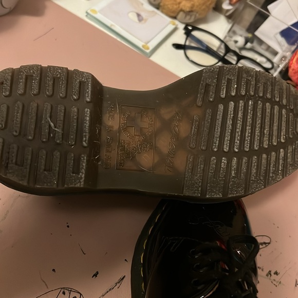 Doc martens shoes, worn only a few times. The shies are not damage at all - Picture 3 of 6